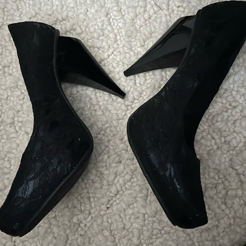 Heels - Picture 3 of 4